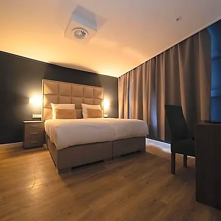 Ma Schiphol Airport 3*