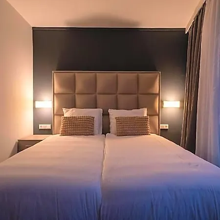 Ma Schiphol Airport Hotel 3*